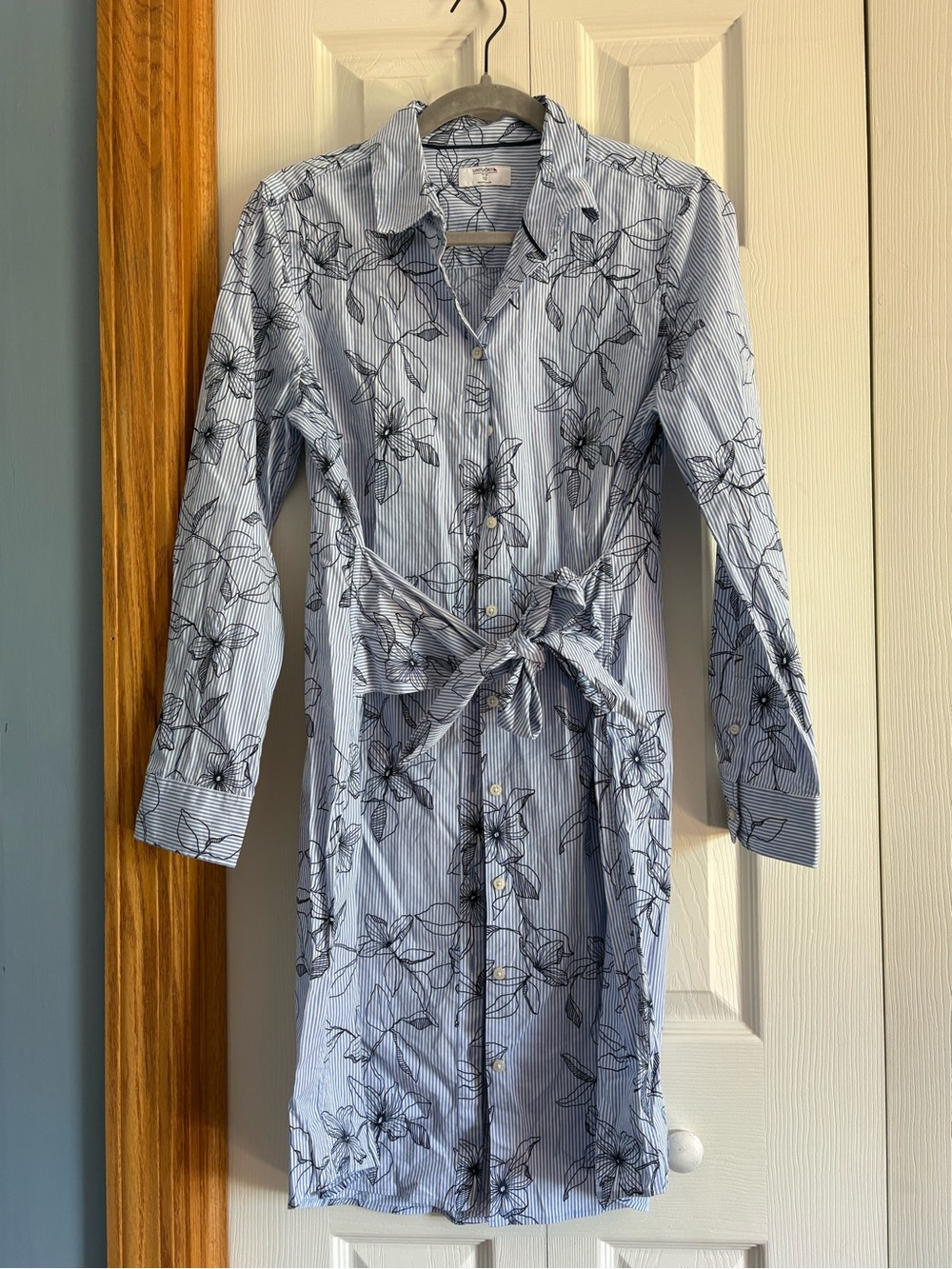 UNTUCKit Blue and Navy Striped Floral Long Sleeve Shirt Dress